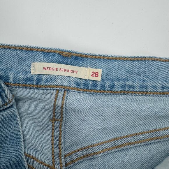 Levi's Women's Size 28 Wedgie Straight Light Wash Denim Jeans Cotton Stretch - Picture 9 of 13